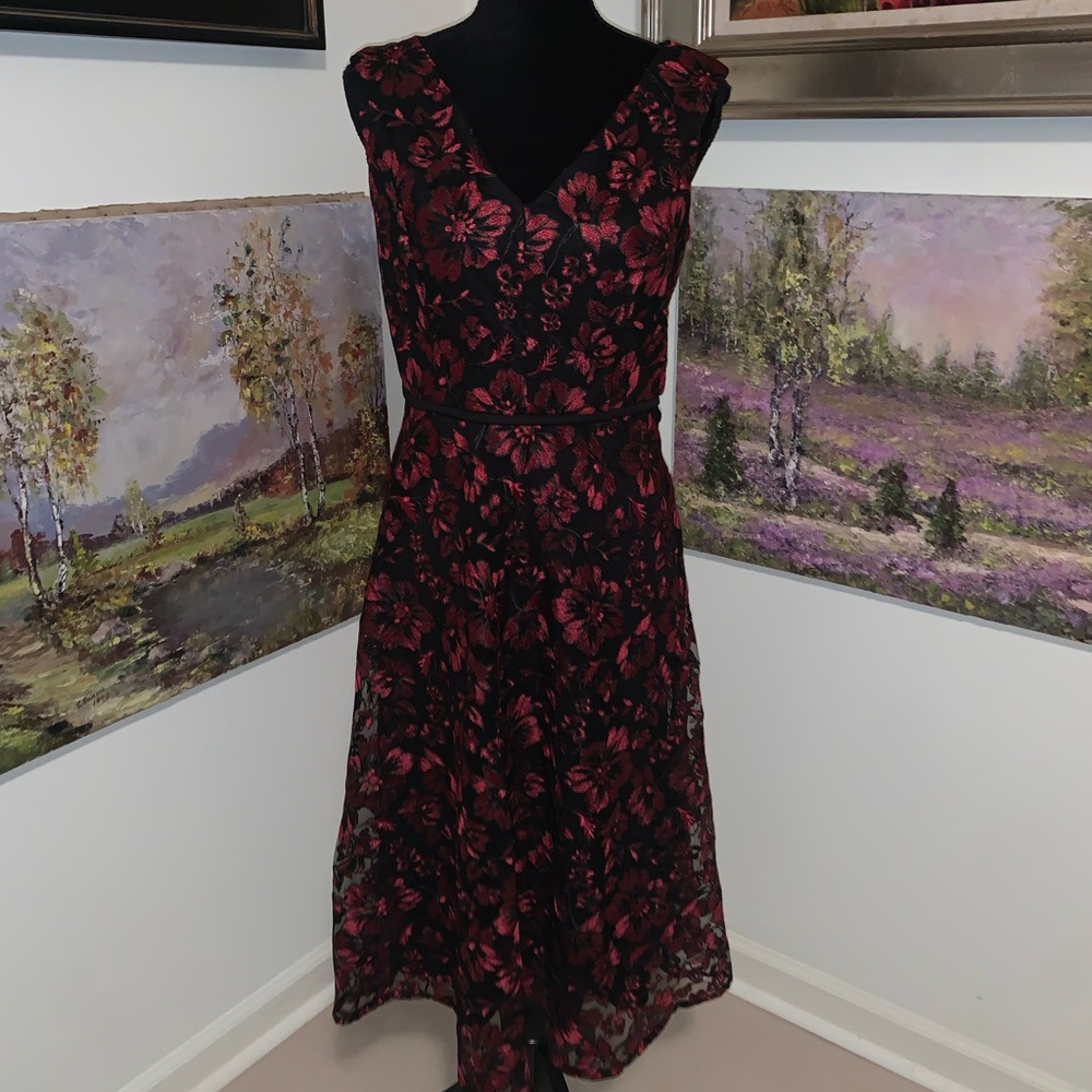 TAYLOR dress size 8